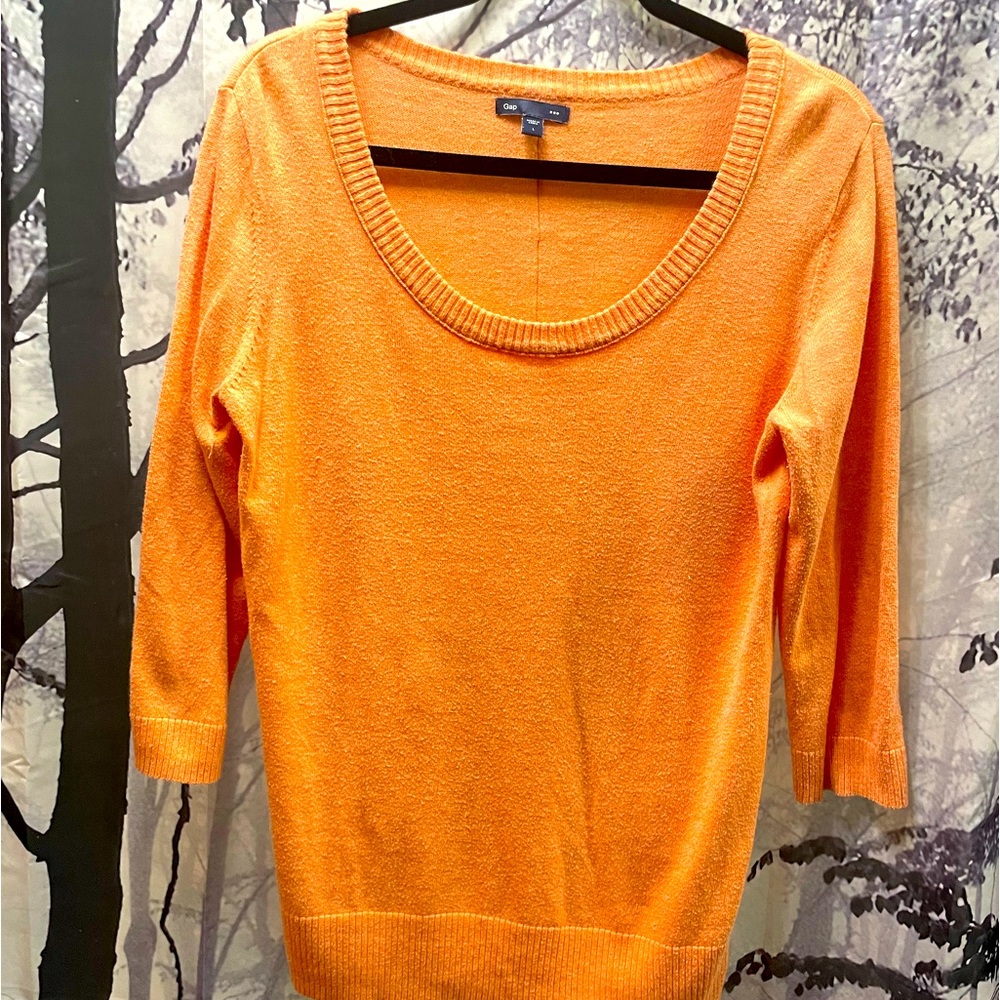 Women’s coral Gap sweater 3/4 length sleeve light weight